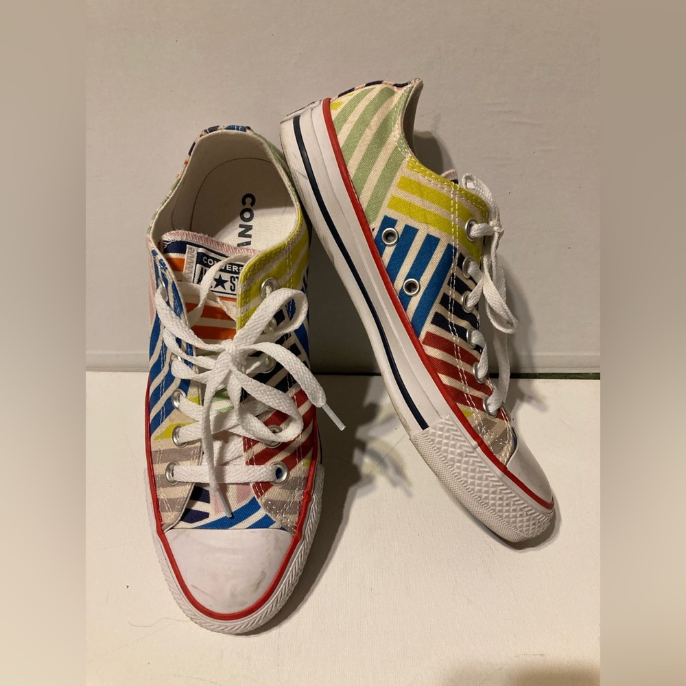 Converse Chuck Taylor All Stars Low Womens Sz 7/ Men’s Sz 5 Rainbow Canvas